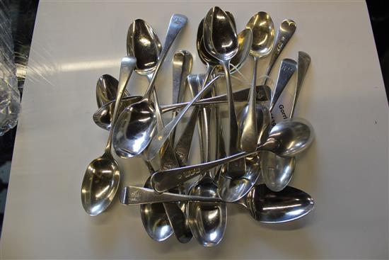 Assorted silver teaspoons(-)